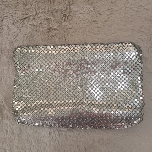 Vintage 60s Silver Mesh Clutch - Picture 2 of 4